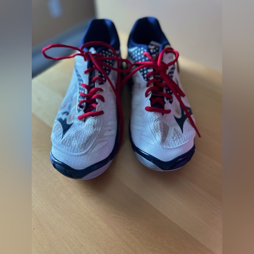 Volleyball sneakers